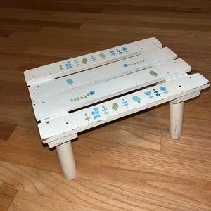 Vintage 60s wood child’s foot stool